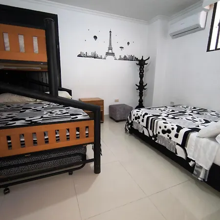 Catalina Bocagrande 1b