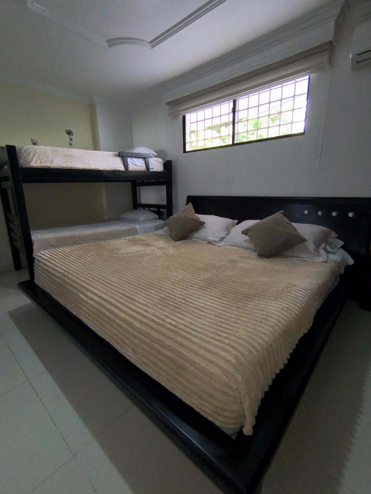 Catalina Bocagrande 1b *